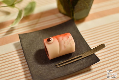 こいのぼりの形をした上生菓子